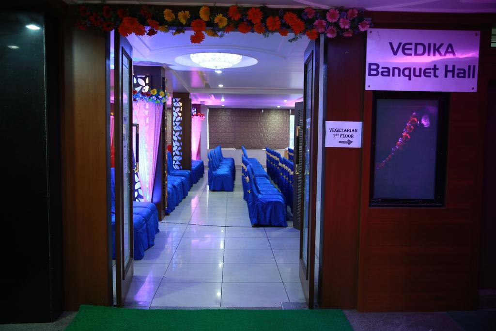 Oyo 13494 Hotel Nakshatra Inn Hyderabad Exterior foto