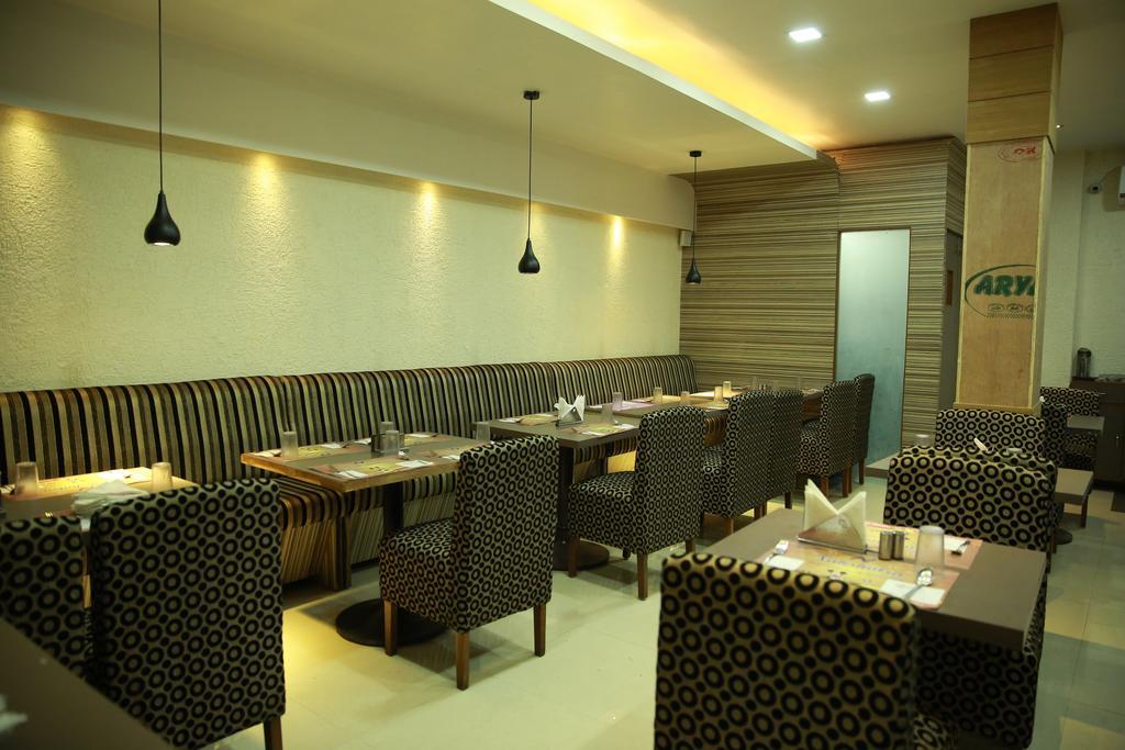 Oyo 13494 Hotel Nakshatra Inn Hyderabad Exterior foto
