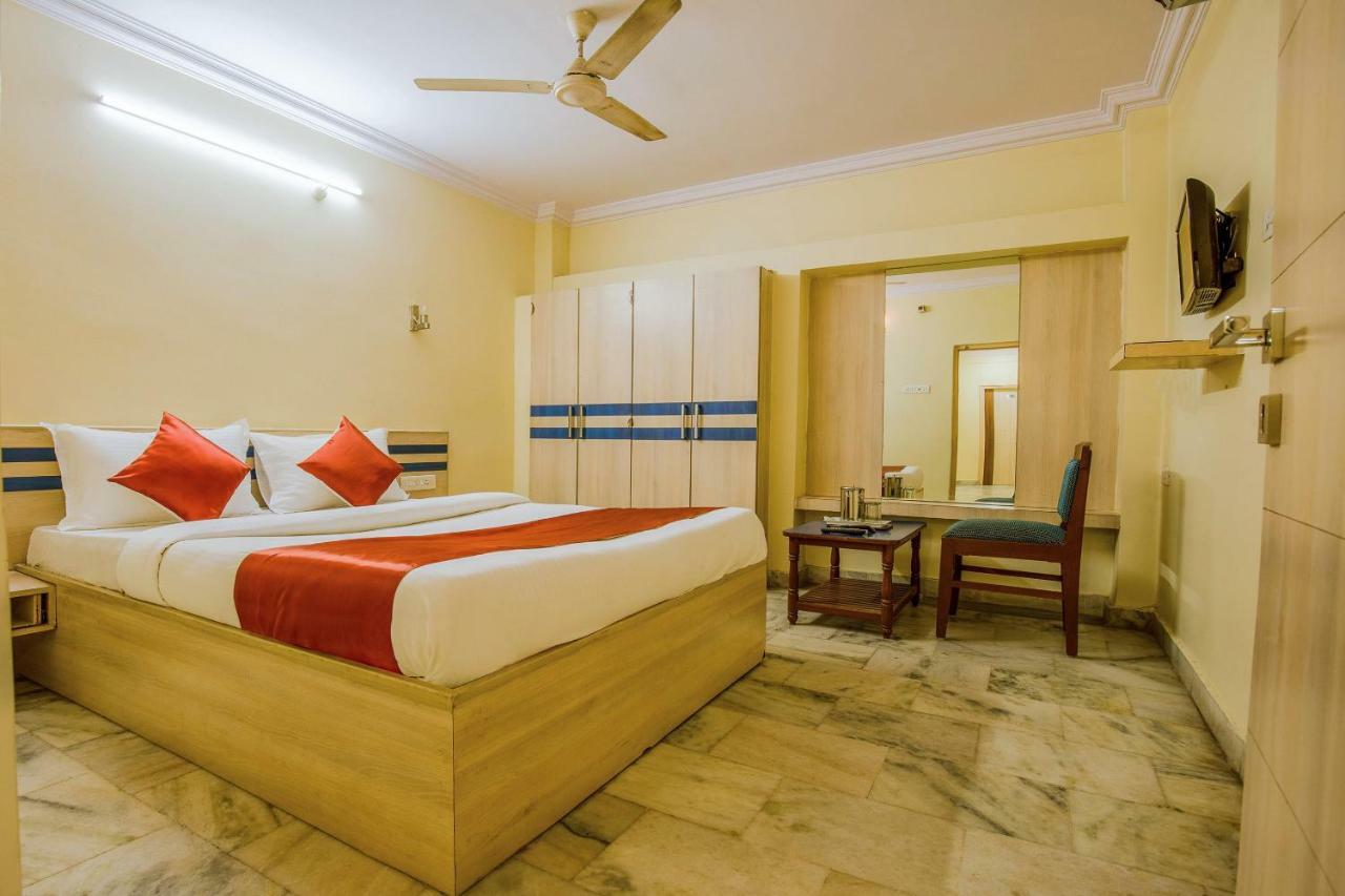Oyo 13494 Hotel Nakshatra Inn Hyderabad Exterior foto