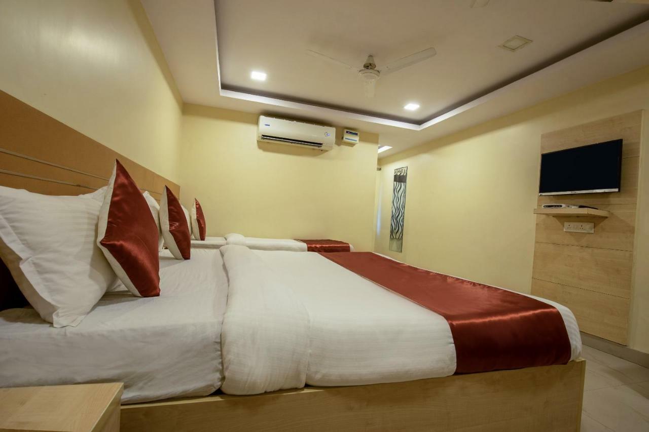 Oyo 13494 Hotel Nakshatra Inn Hyderabad Exterior foto
