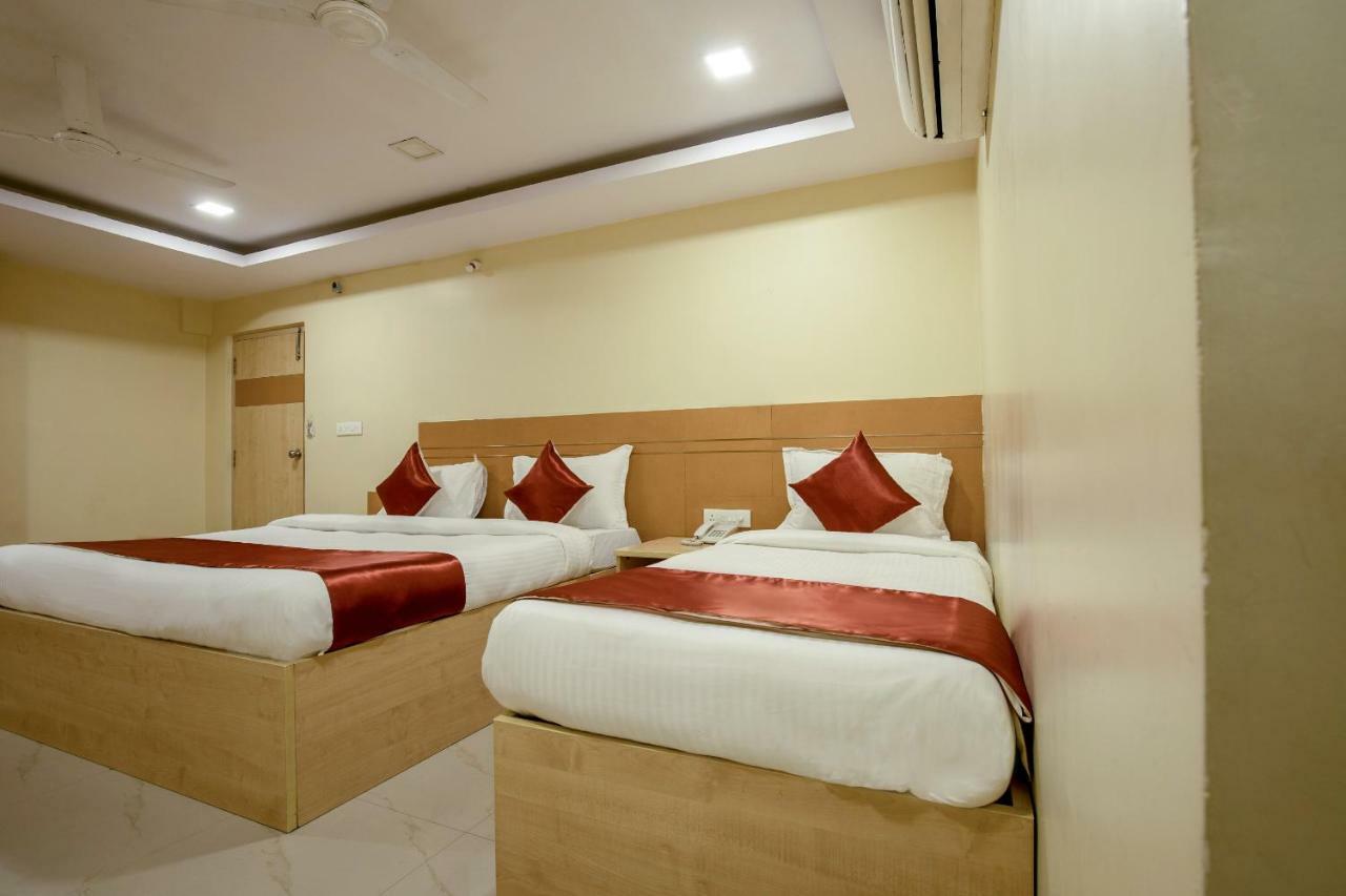 Oyo 13494 Hotel Nakshatra Inn Hyderabad Exterior foto